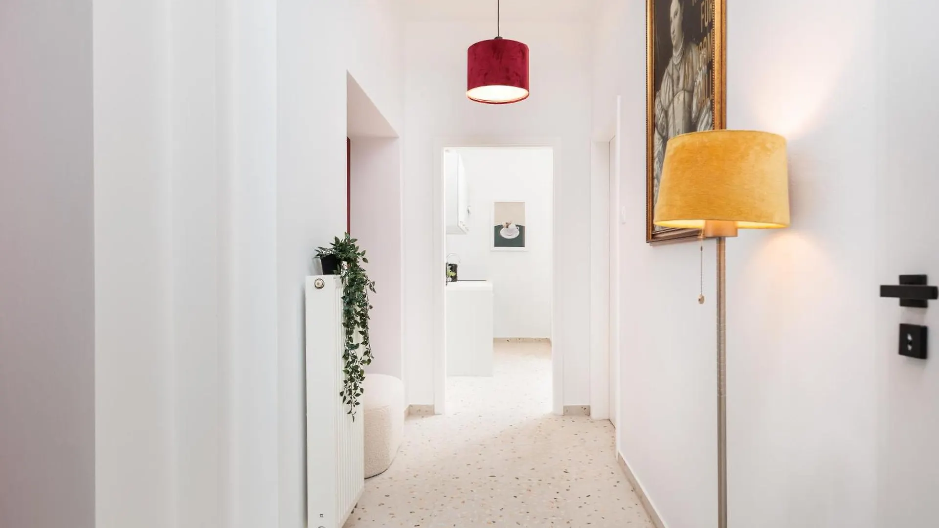 Retro Glamour With A Modern Edge - By Upstairs 크라쿠프