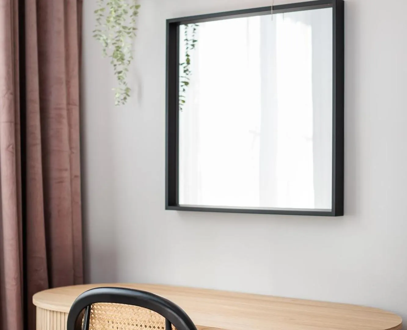Retro Glamour With A Modern Edge - By Upstairs 크라쿠프 0*,