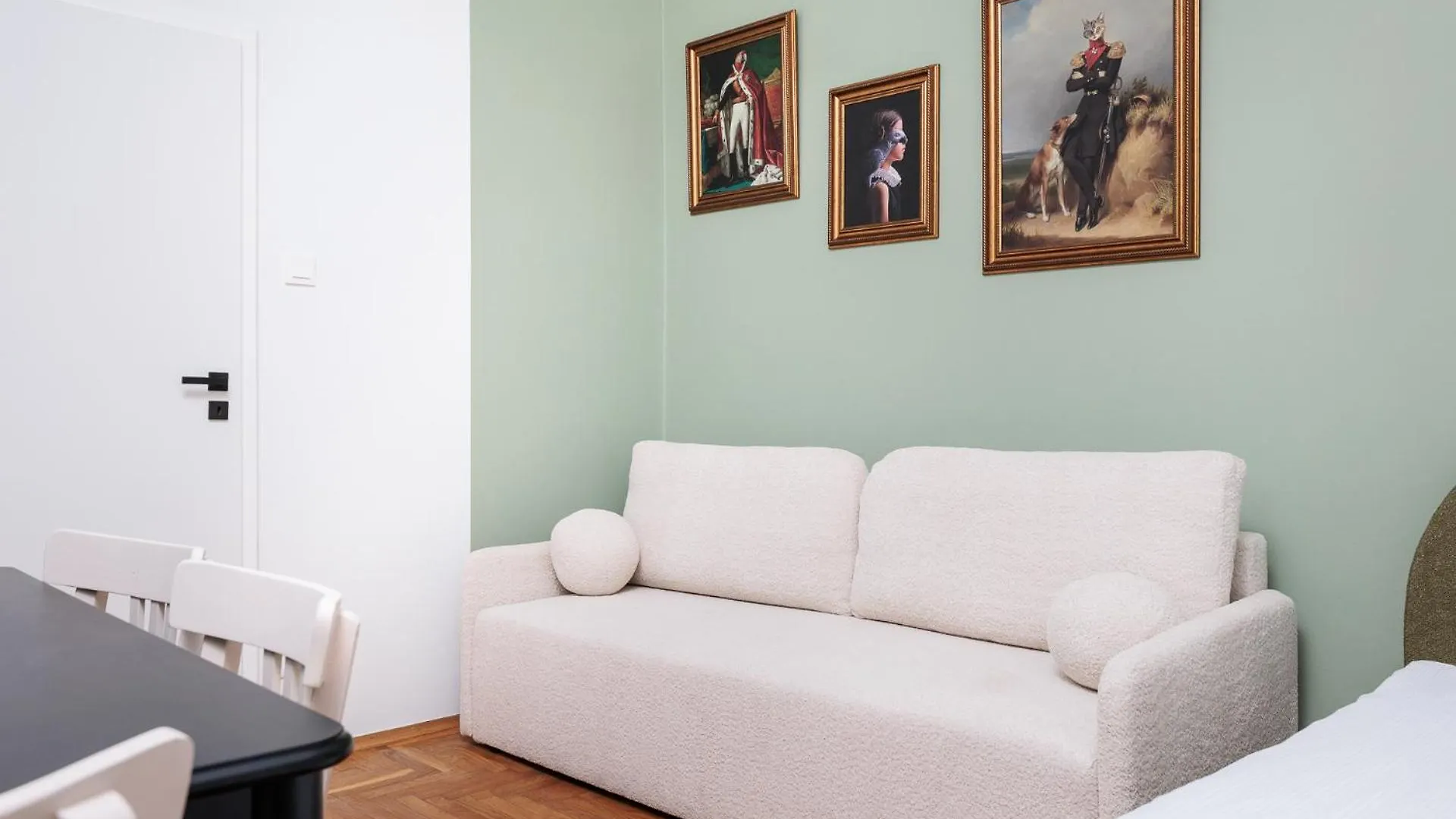 아파트 Retro Glamour With A Modern Edge - By Upstairs 크라쿠프