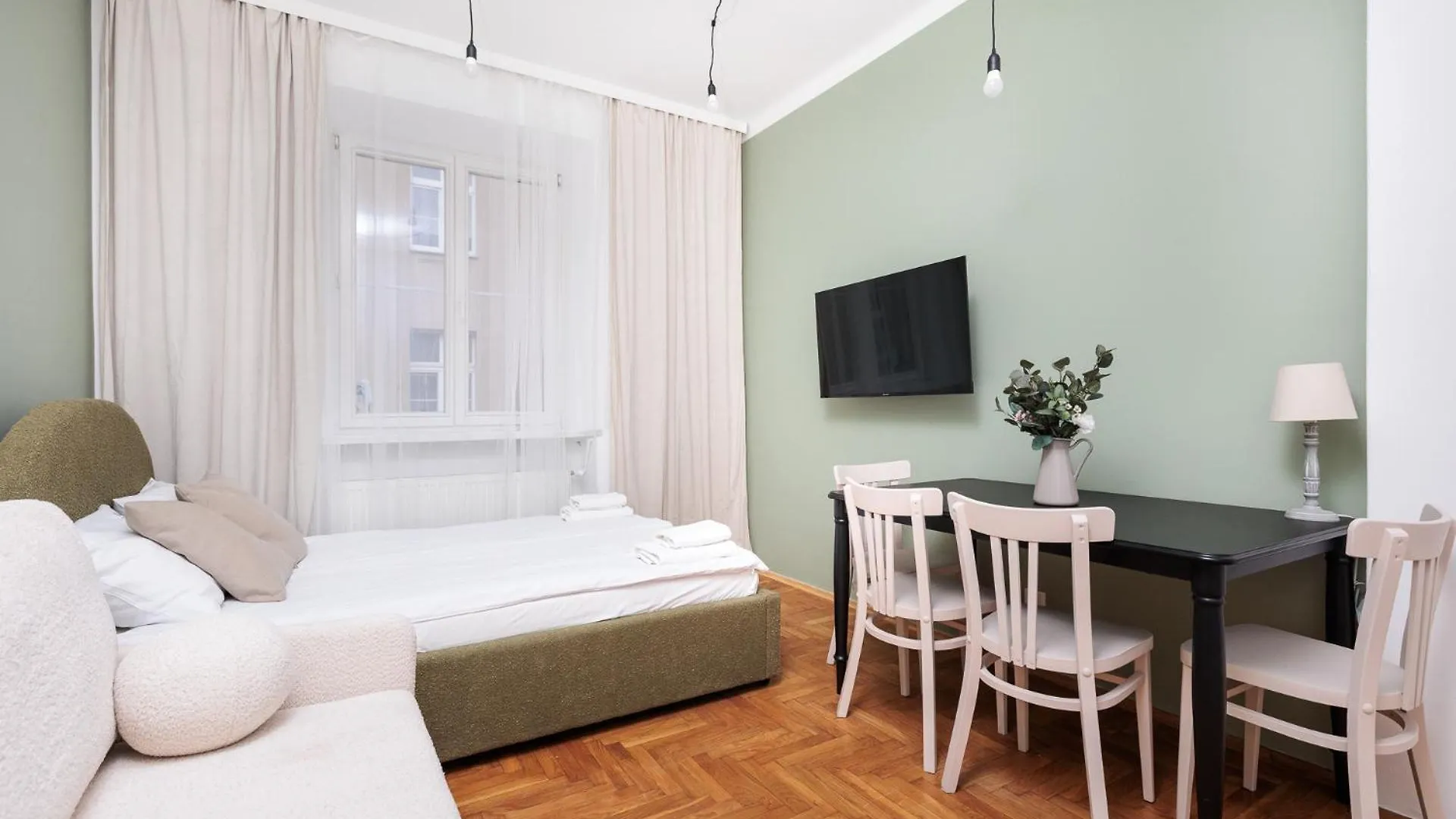 Apartment Retro Glamour With A Modern Edge - By Upstairs Krakow
