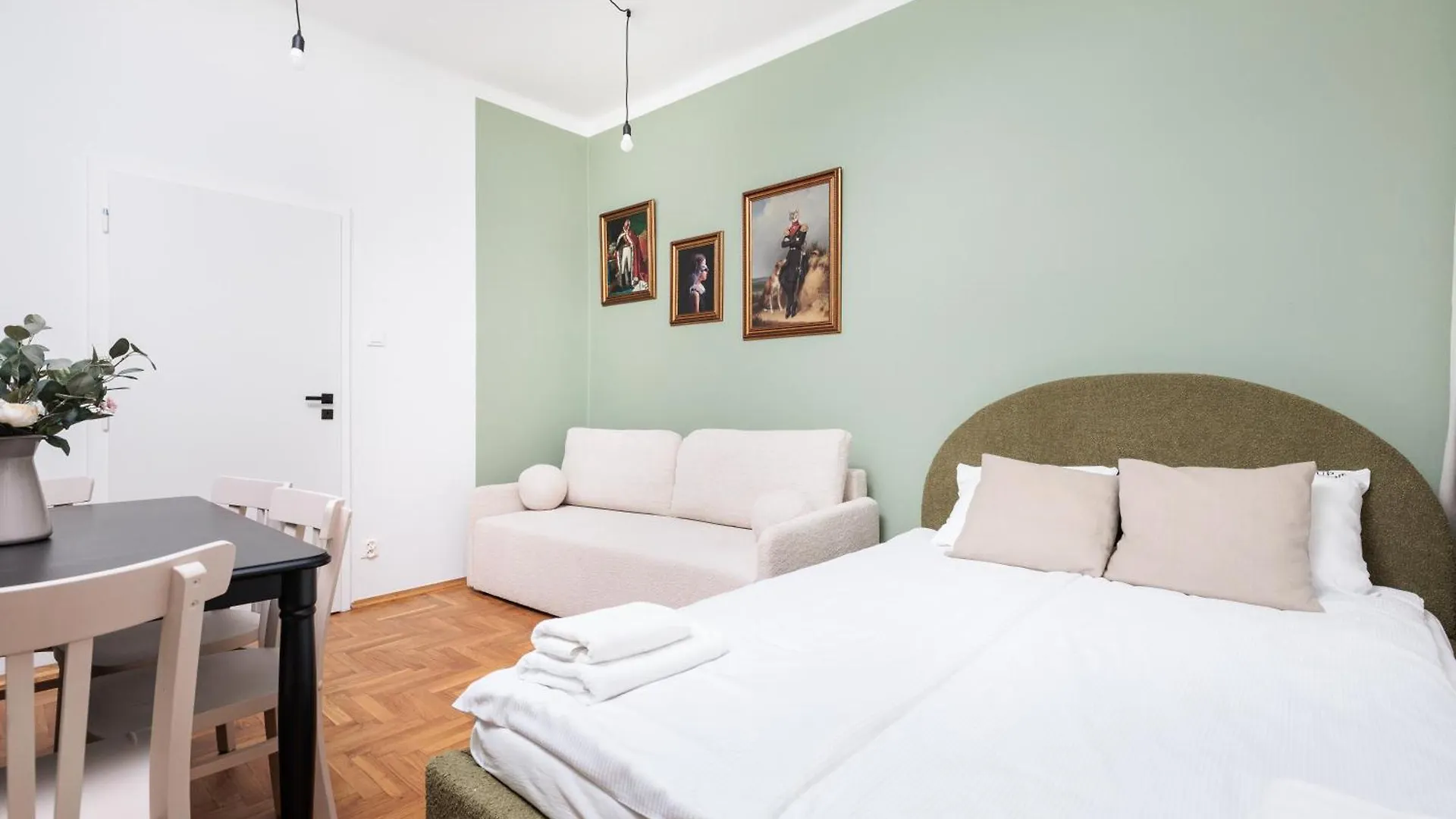 Apartment Retro Glamour With A Modern Edge - By Upstairs Krakow Poland