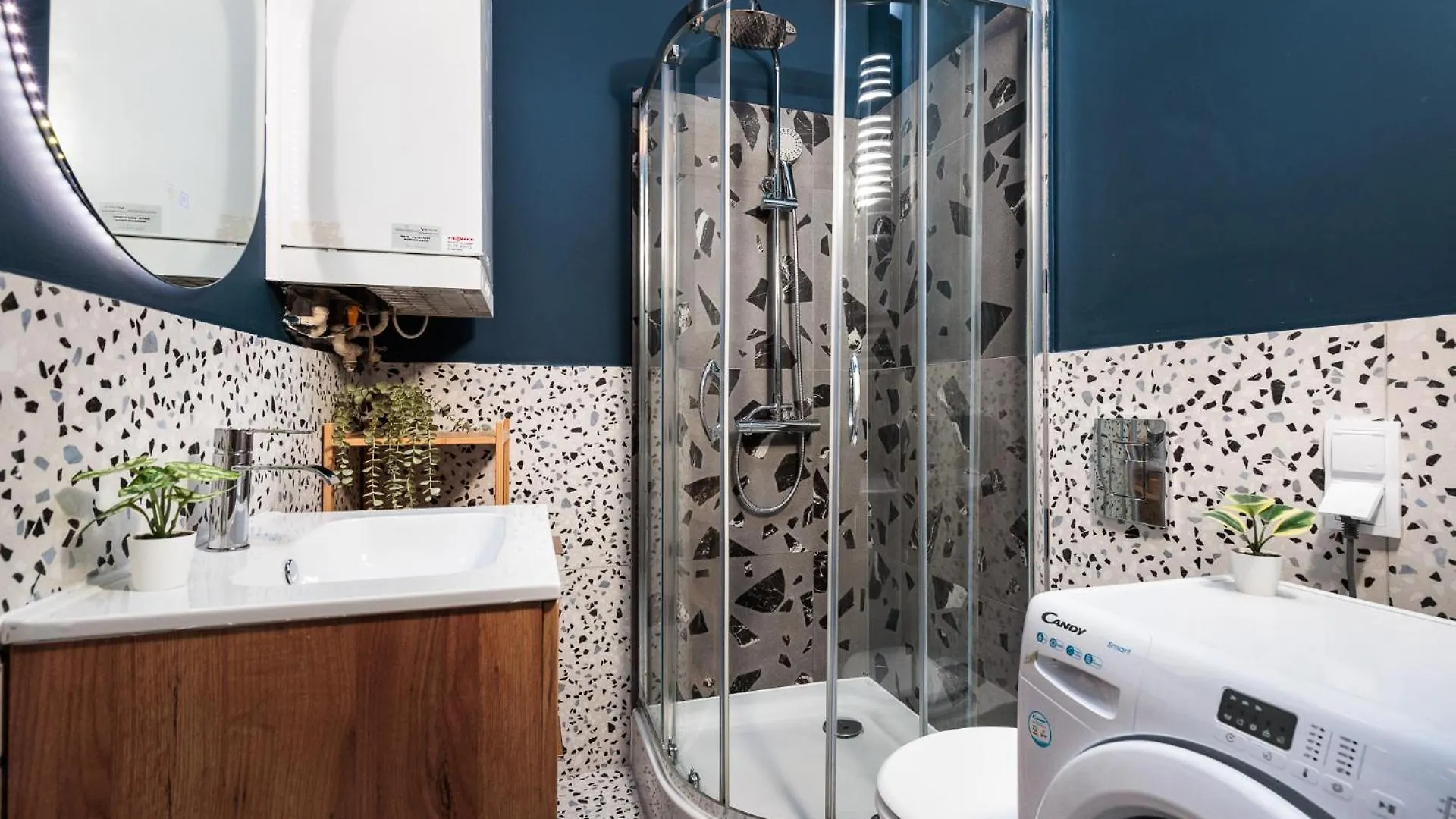 Retro Glamour With A Modern Edge - By Upstairs Krakow Apartment